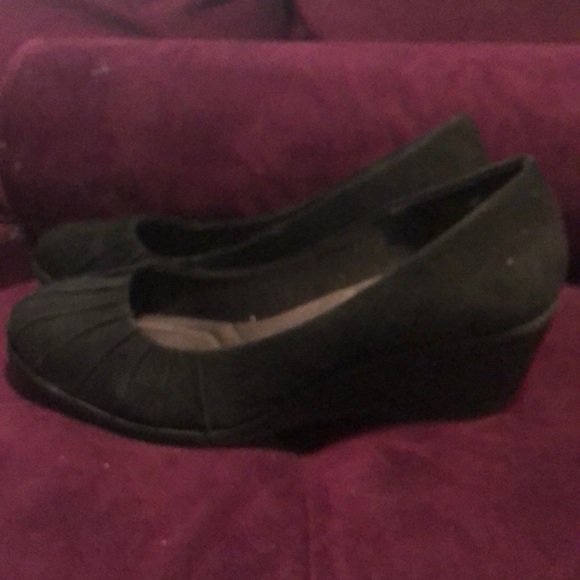 Black platform heels - Picture 2 of 3